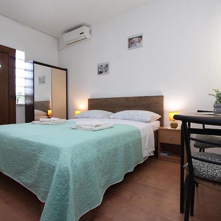 Apartments Antolovic روفينج المظهر الخارجي الصورة