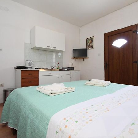 Apartments Antolovic روفينج المظهر الخارجي الصورة