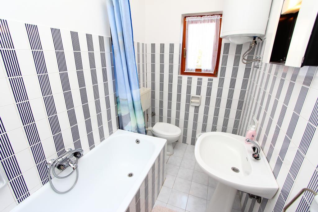 Apartments Antolovic روفينج المظهر الخارجي الصورة