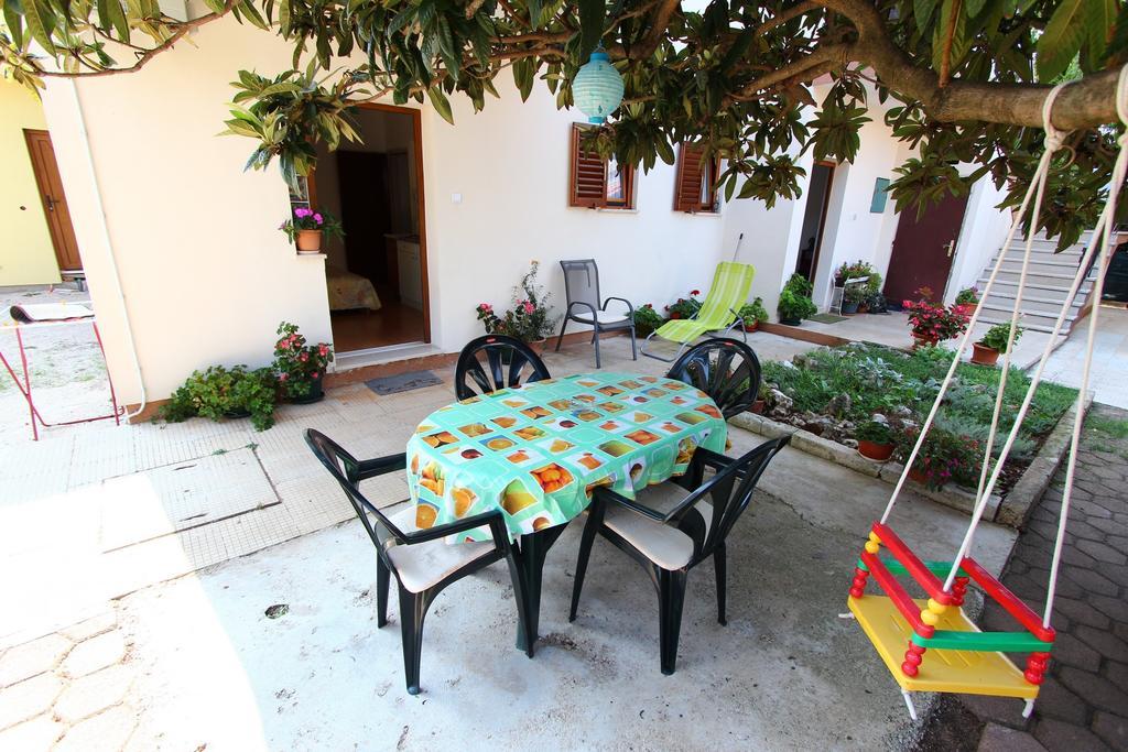 Apartments Antolovic روفينج الغرفة الصورة