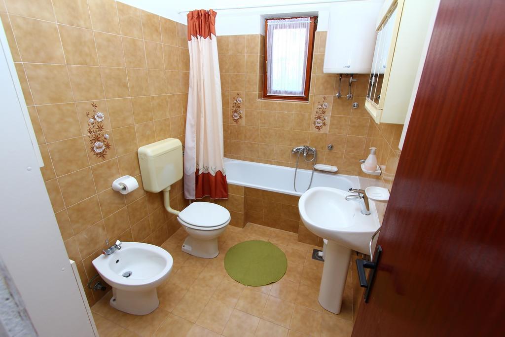 Apartments Antolovic روفينج المظهر الخارجي الصورة