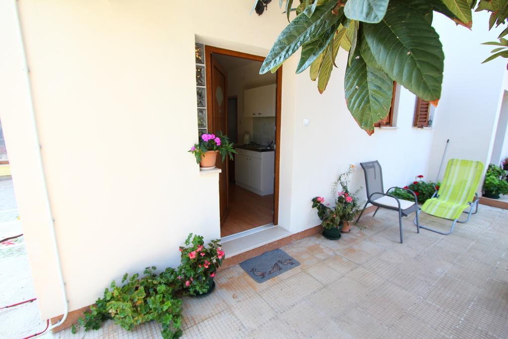 Apartments Antolovic روفينج المظهر الخارجي الصورة