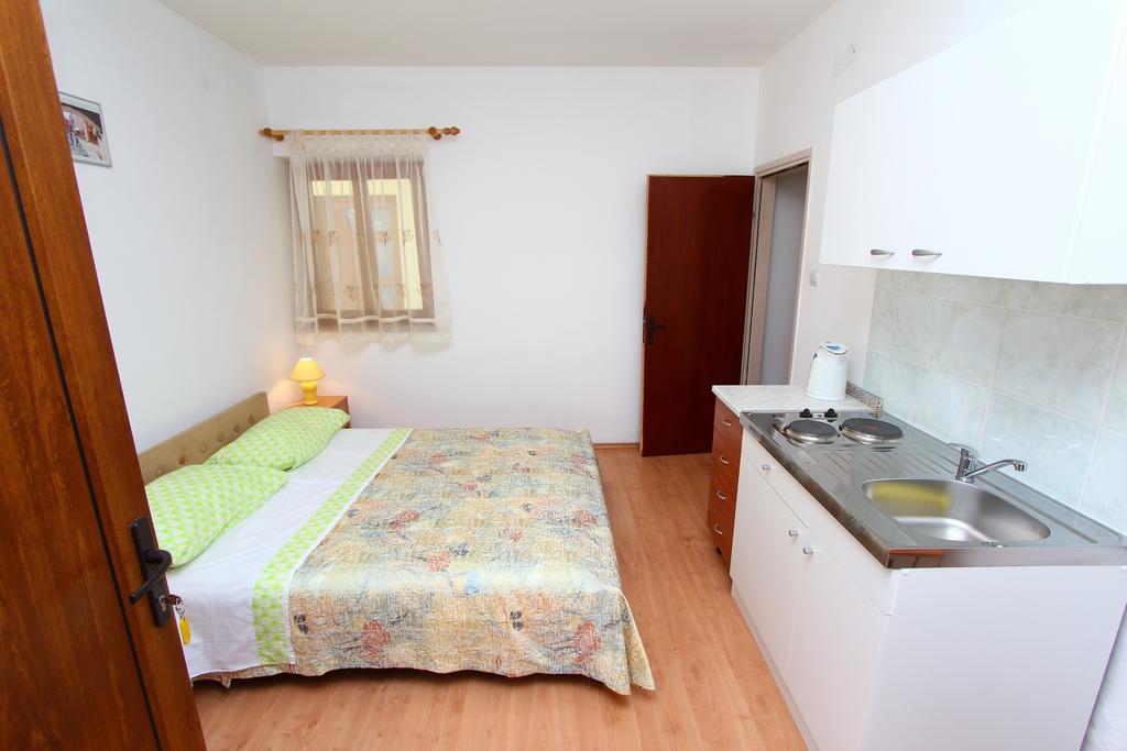 Apartments Antolovic روفينج الغرفة الصورة
