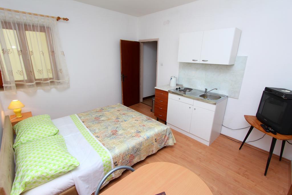 Apartments Antolovic روفينج الغرفة الصورة