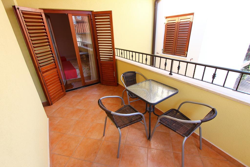 Apartments Antolovic روفينج الغرفة الصورة