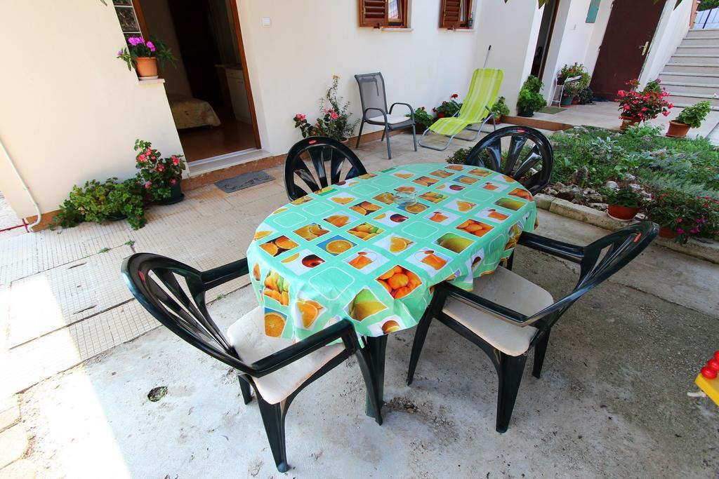 Apartments Antolovic روفينج المظهر الخارجي الصورة